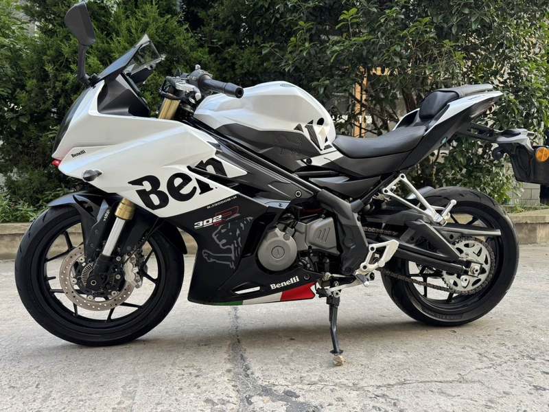 二手贝纳利龙卷风 Tornado 302R