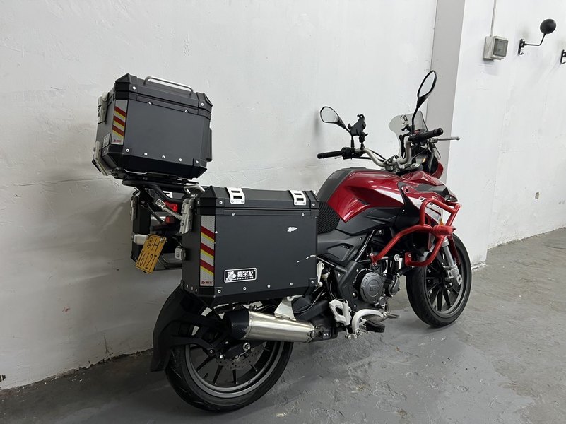 二手贝纳利金鹏 TRK251