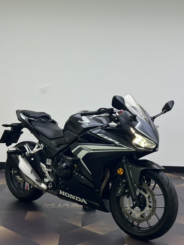 二手本田CBR400R