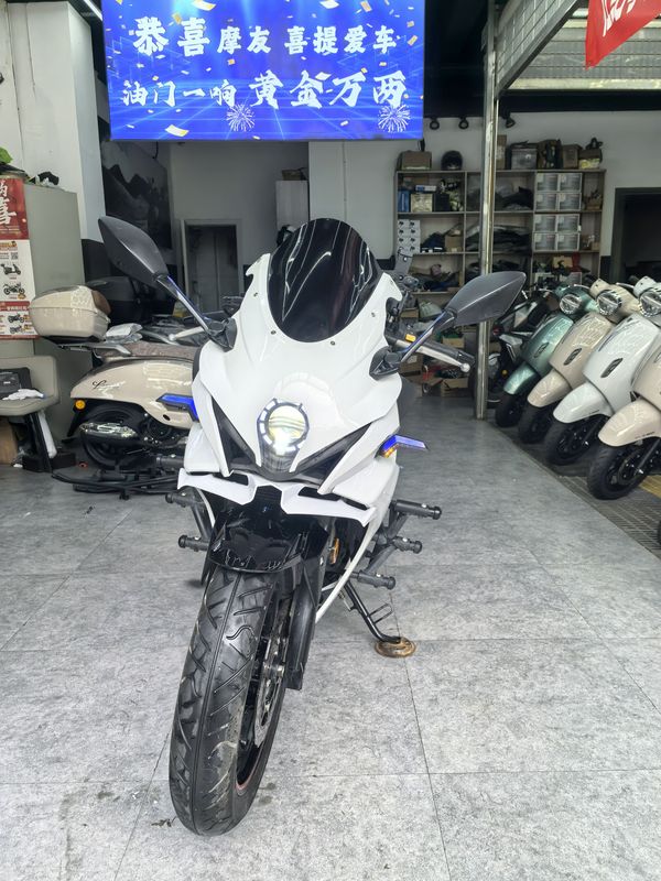 二手豪爵铃木GSX250R