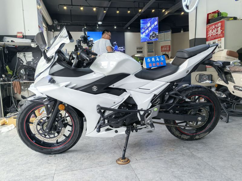 二手豪爵铃木GSX250R