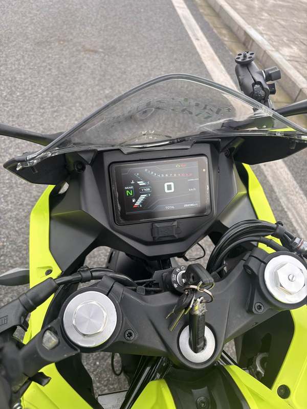 二手贝纳利龙卷风 Tornado 302R