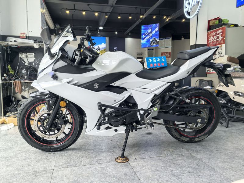 二手豪爵铃木GSX250R