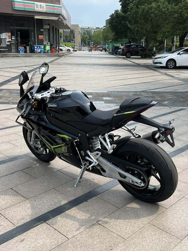 二手张雪机车820RR