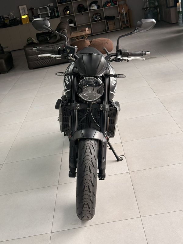 二手凯旋Trident 660