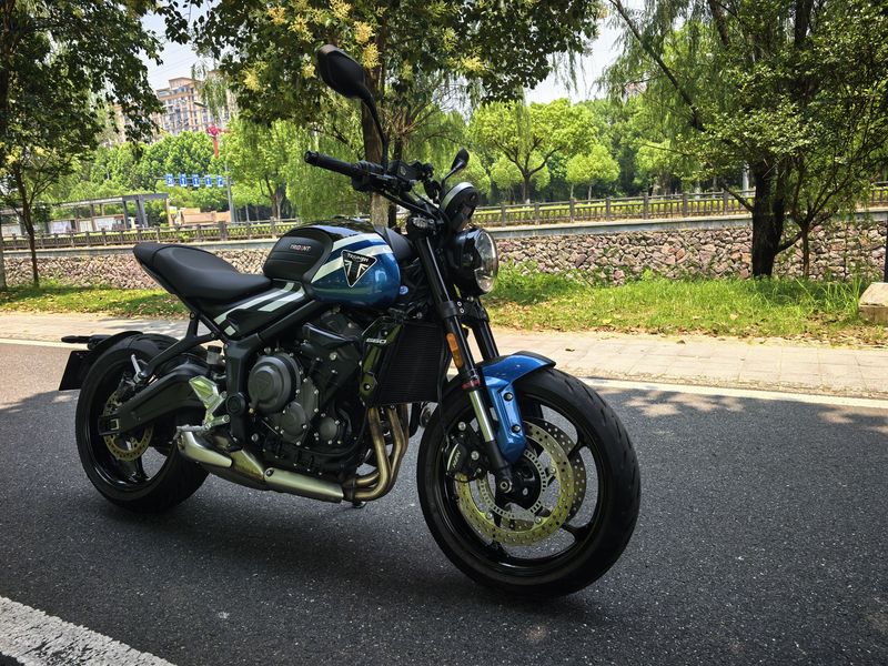 二手凯旋Trident 660