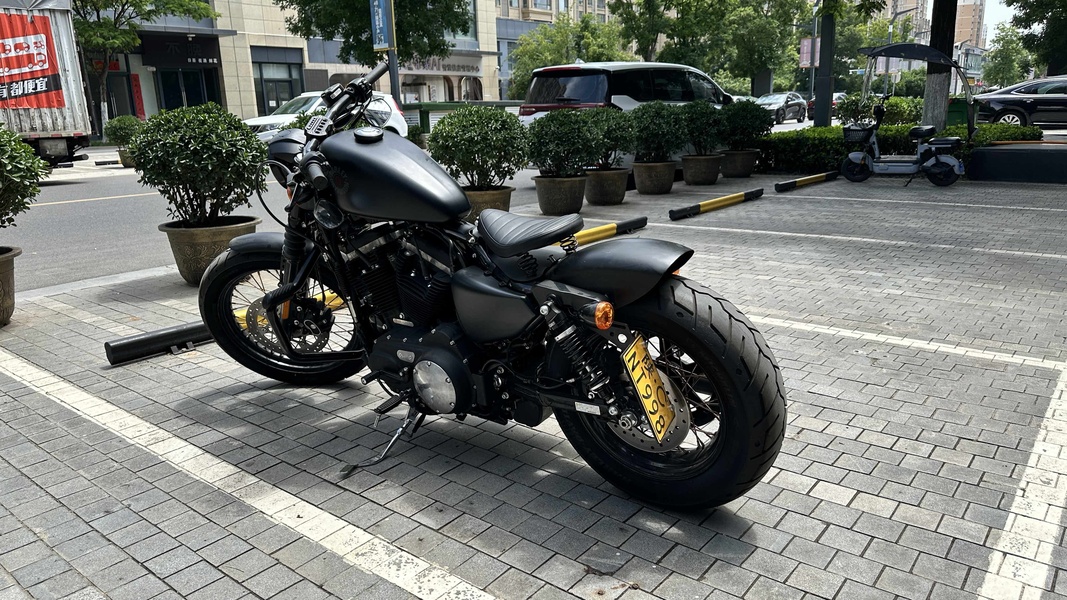 二手哈雷戴维森Iron883 硬汉