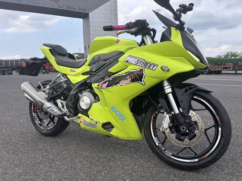 二手贝纳利龙卷风 Tornado 302R