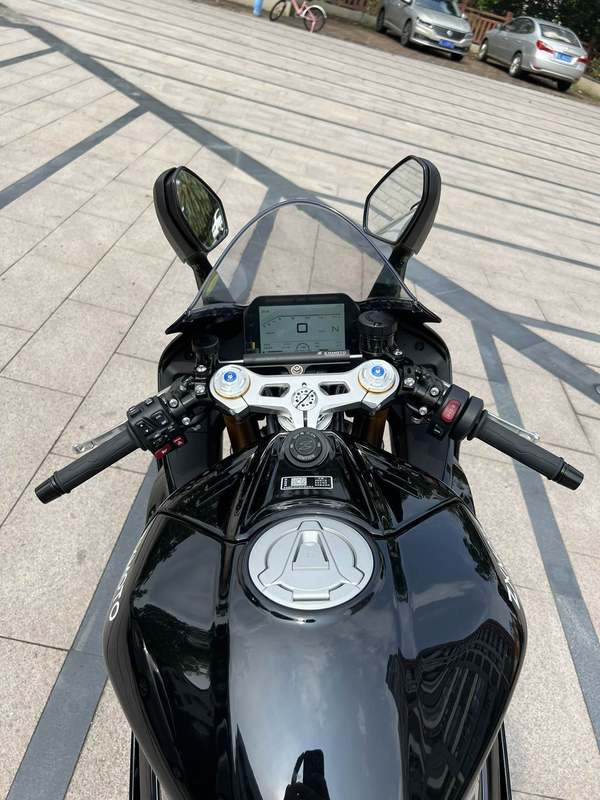 二手张雪机车820RR