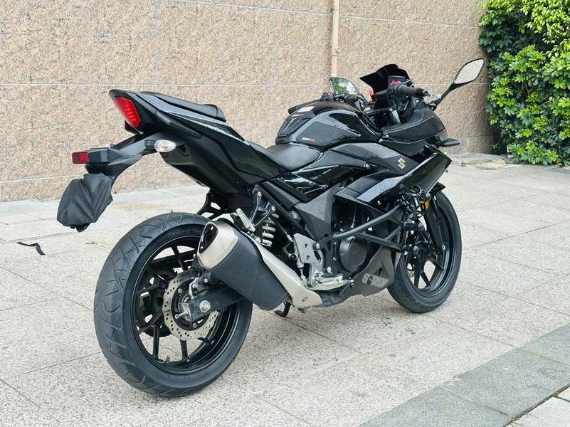 二手豪爵铃木GSX250R