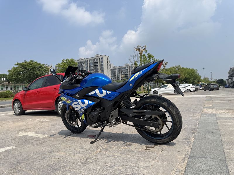 二手豪爵铃木GSX250R