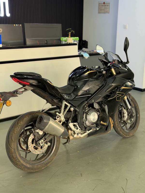 二手贝纳利龙卷风 Tornado 302R