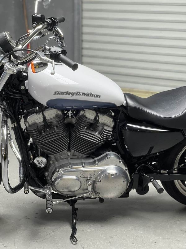 二手哈雷戴维森Iron883 硬汉