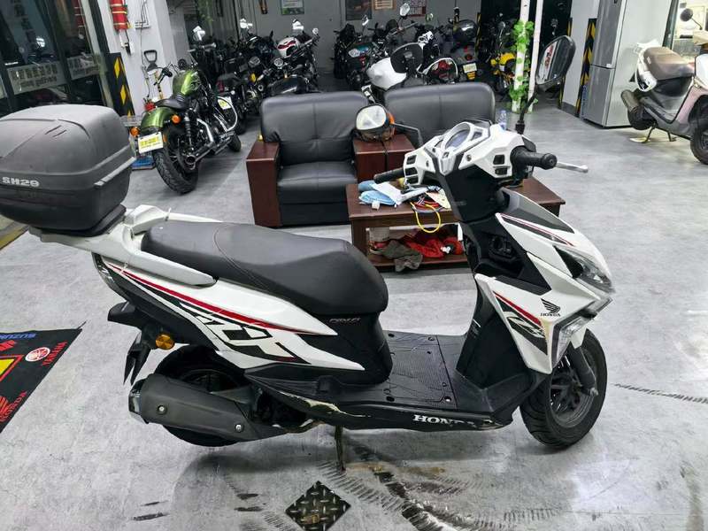 二手新大洲本田裂行 RX125Fi