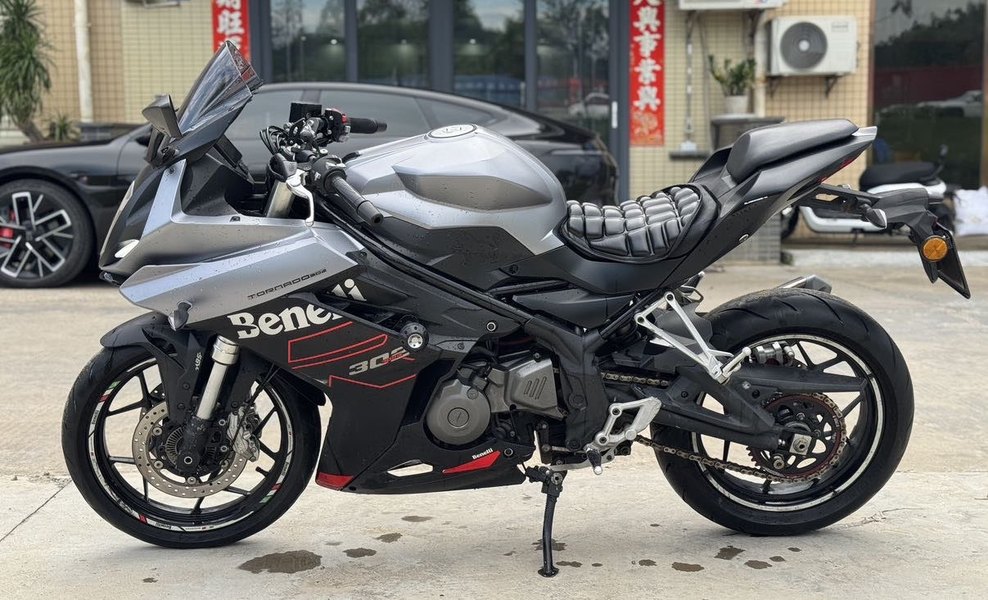 二手贝纳利龙卷风 Tornado 302R