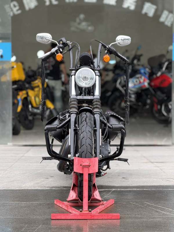 二手哈雷戴维森Iron883 硬汉