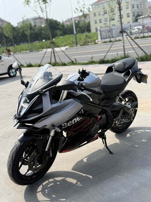 二手贝纳利龙卷风 Tornado 302R