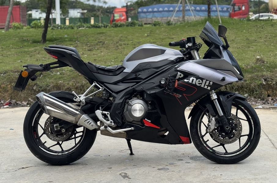 二手贝纳利龙卷风 Tornado 302R