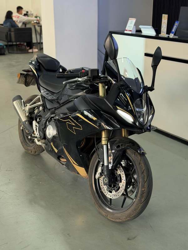 二手贝纳利龙卷风 Tornado 302R