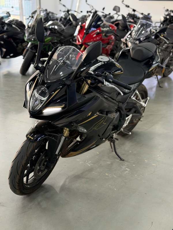 二手贝纳利龙卷风 Tornado 302R