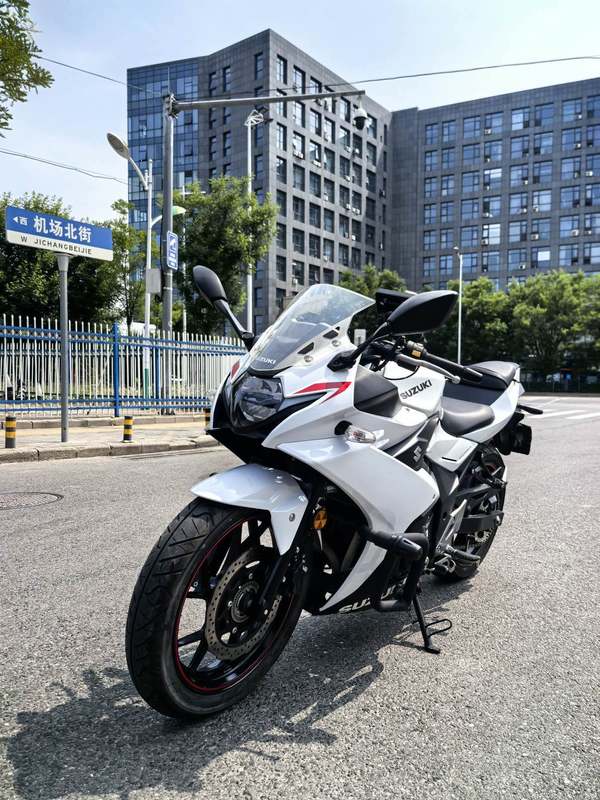 二手豪爵铃木GSX250R