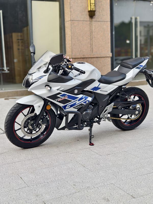 二手豪爵铃木GSX250R