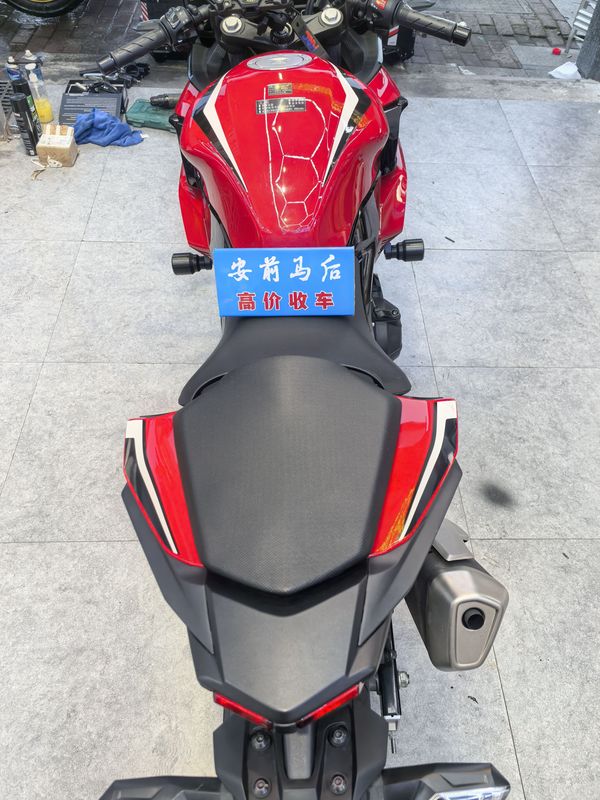 二手本田CBR400R