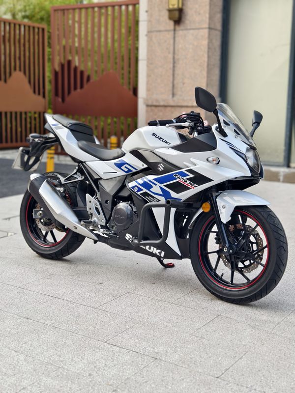 二手豪爵铃木GSX250R