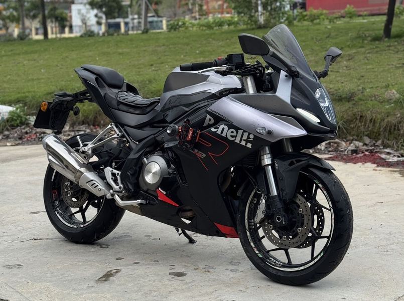 二手贝纳利龙卷风 Tornado 302R