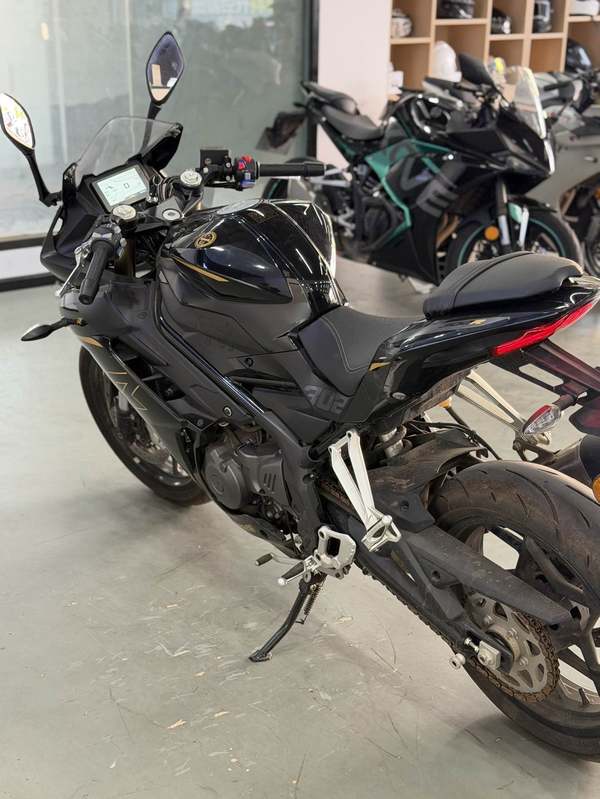 二手贝纳利龙卷风 Tornado 302R