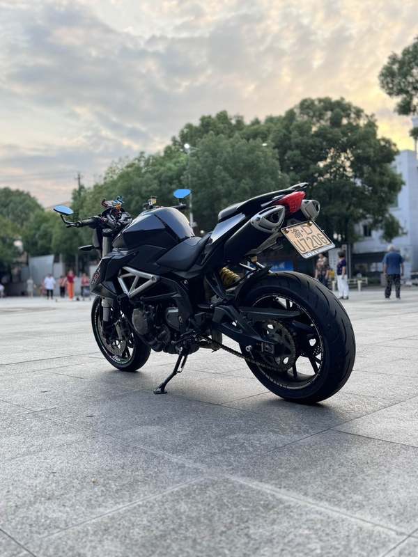 二手贝纳利TNT600i
