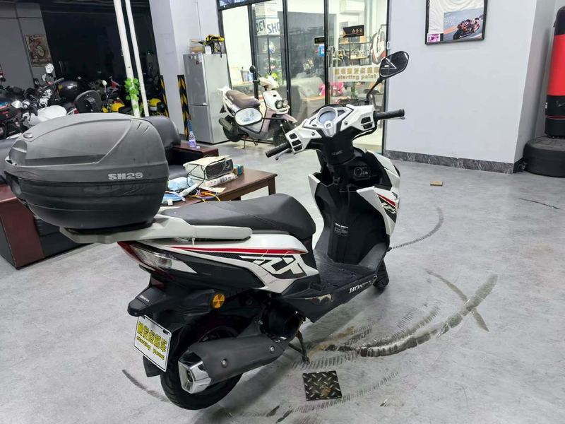 二手新大洲本田裂行 RX125Fi