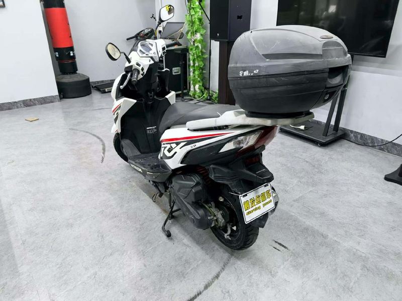二手新大洲本田裂行 RX125Fi