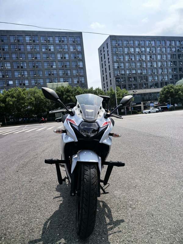 二手豪爵铃木GSX250R