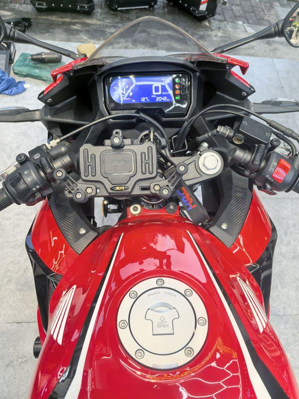 二手本田CBR400R