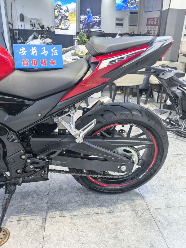 二手本田CBR400R