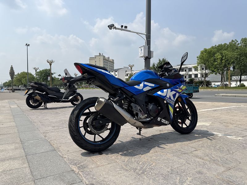 二手豪爵铃木GSX250R
