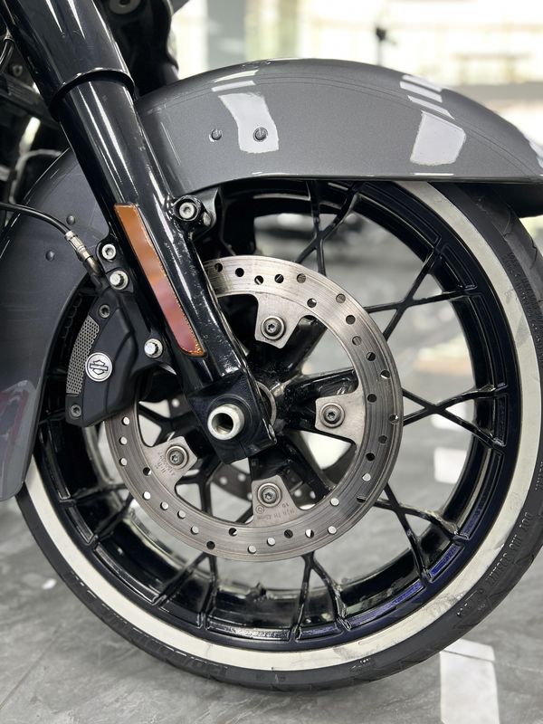 二手哈雷戴维森大道滑翔 Street Glide