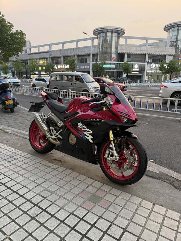 二手张雪机车500RR