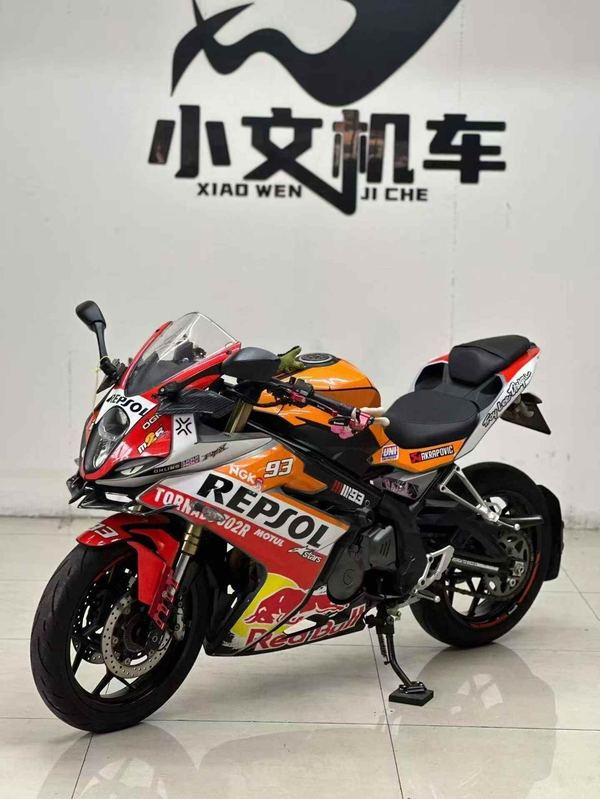 二手贝纳利龙卷风 Tornado 302R