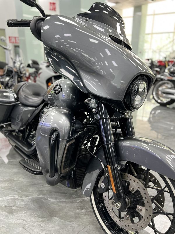 二手哈雷戴维森大道滑翔 Street Glide