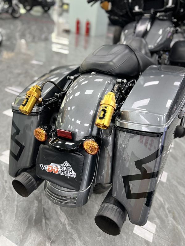 二手哈雷戴维森大道滑翔 Street Glide