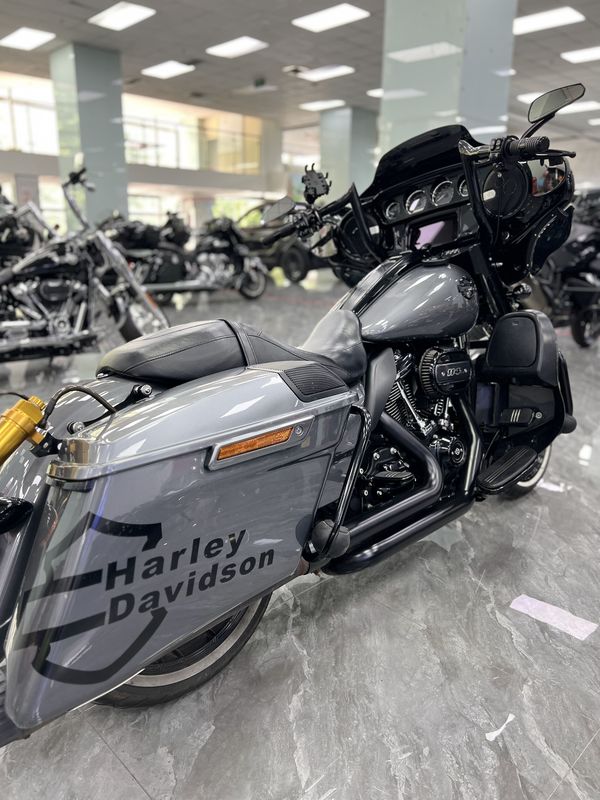 二手哈雷戴维森大道滑翔 Street Glide