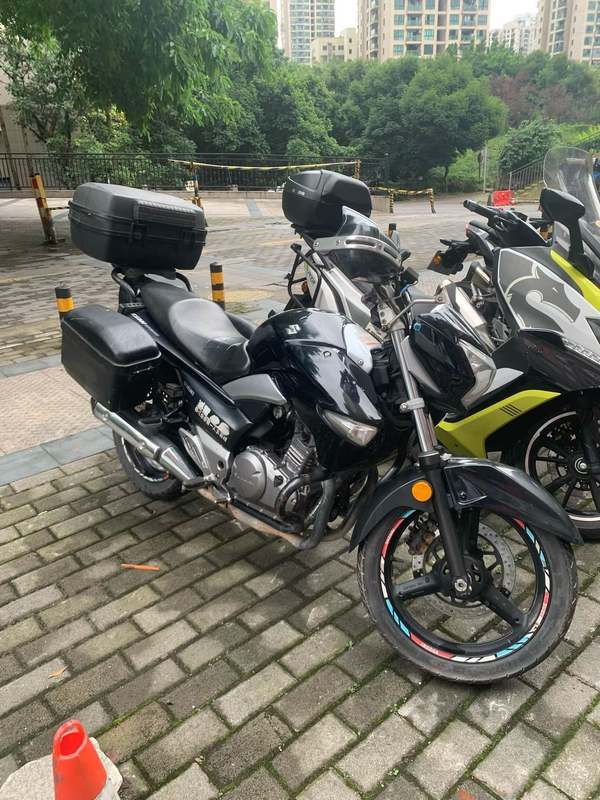 二手豪爵铃木骊驰 GW250