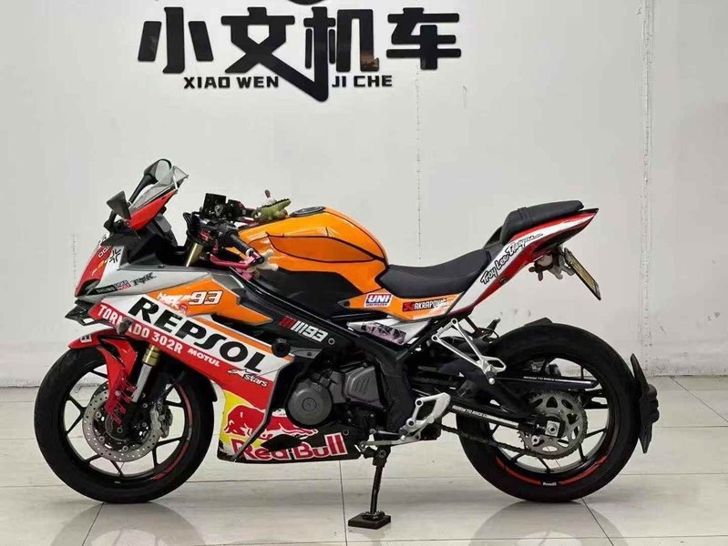 二手贝纳利龙卷风 Tornado 302R