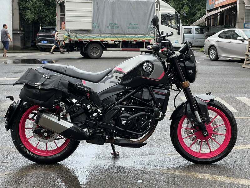二手贝纳利幼狮 Leoncino 250