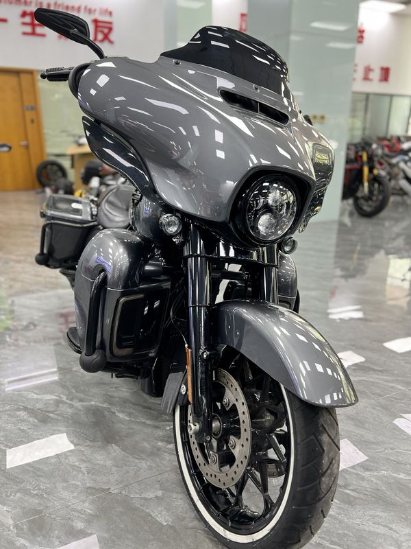 二手哈雷戴维森大道滑翔 Street Glide