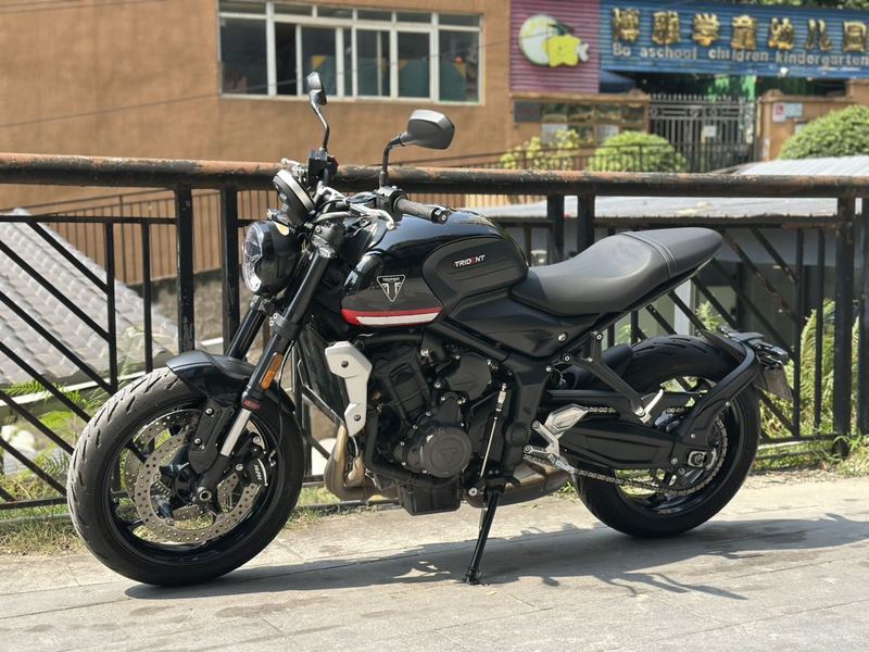 二手凯旋Trident 660