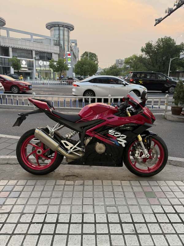 二手张雪机车500RR