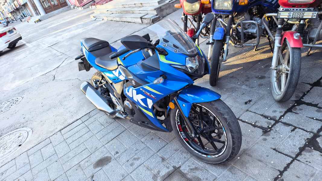 二手豪爵铃木GSX250R